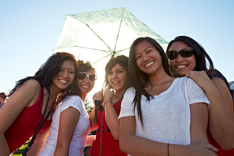 InfoNewAdmits-D68249-004.jpg A group of students smiling.